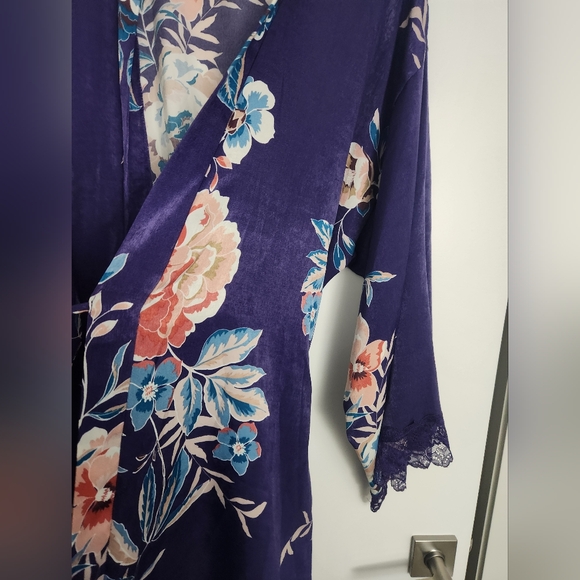 Kimono / lingerie Purple Jonquil wrap with lace XL - Picture 3 of 10